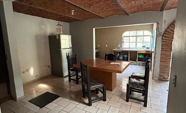 Casa en venta para remodelacion cercana a Plaza del Sol