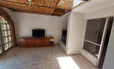 Casa en venta para remodelacion cercana a Plaza del Sol