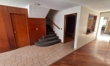 Casa en venta para remodelacion cercana a Plaza del Sol