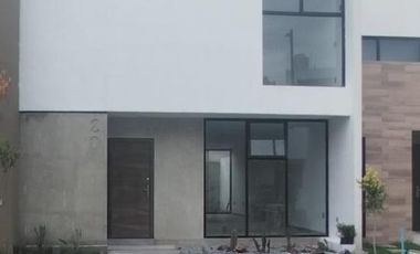 Venta de Casa en condominio en  Esmeralda, zona dorada de San Mateo Atenco