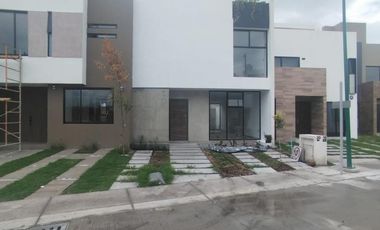 Venta de Casa en condominio en  Esmeralda, zona dorada de San Mateo Atenco