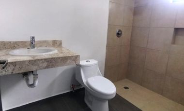 Venta de Casa con Piscina en Privada con Amenidades, Zona Norte de Mérida