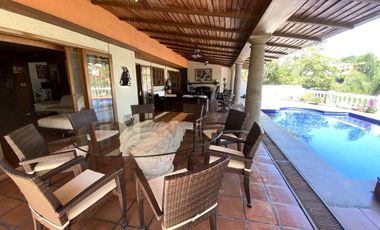 Casa en Venta y Renta  dentro de Calle cerrada con Seguridad, en  Palmira Tinguindin, Cuernavaca Mor