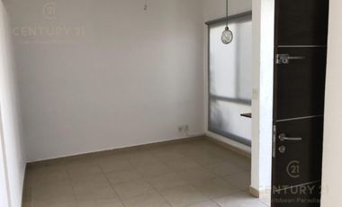 SE RENTA Casa de 3 recamaras sin muebles en Bali, Playa del Carmen P3264