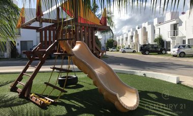 SE RENTA Casa de 3 recamaras sin muebles en Bali, Playa del Carmen P3264