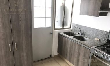 SE RENTA Casa de 3 recamaras sin muebles en Bali, Playa del Carmen P3264