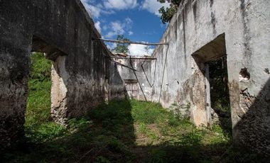 En venta terreno con casona y cenote en Temozón