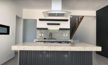 CASA EN LOS MANGOS