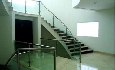 FRACC. COSTA DE ORO, Casa en VENTA con ALBERCA, gimnasio, cuarto de TV y juegos