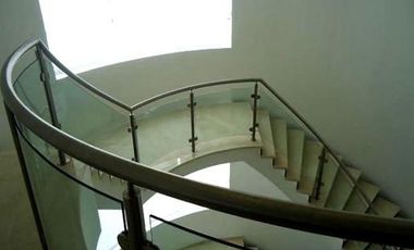 FRACC. COSTA DE ORO, Casa en VENTA con ALBERCA, gimnasio, cuarto de TV y juegos