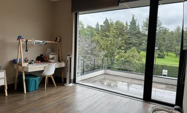 Sublime casa moderna colindante al Club de Golf los Encinos