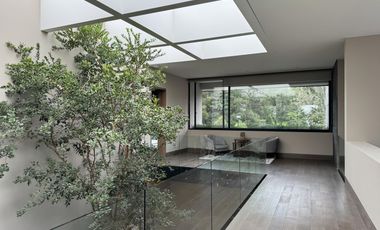 Sublime casa moderna colindante al Club de Golf los Encinos