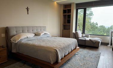 Sublime casa moderna colindante al Club de Golf los Encinos