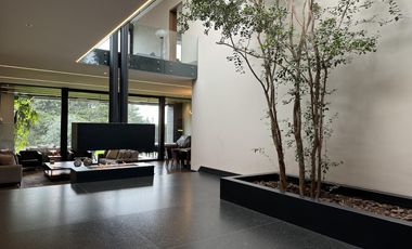Sublime casa moderna colindante al Club de Golf los Encinos