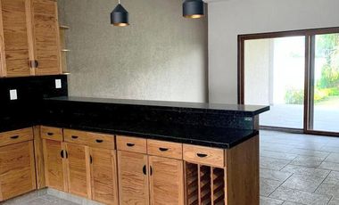 Venta Casa en Fraccionamiento, José G Parres,  Sumiya Jiutepec Morelos