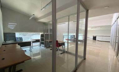 Amplias oficinas en Industrial Vallejo con estacionamientos