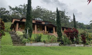 CASA CAMPESTRE EL LIMONAR GIRARDOTA