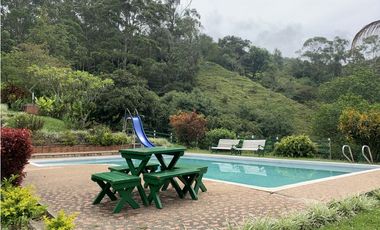 CASA CAMPESTRE EL LIMONAR GIRARDOTA