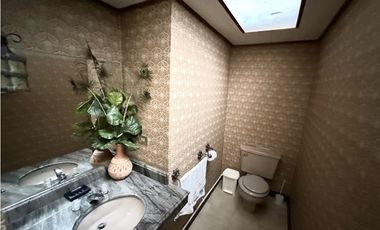 Exclusivo lote campestre en El Poblado con casa de patrimonio