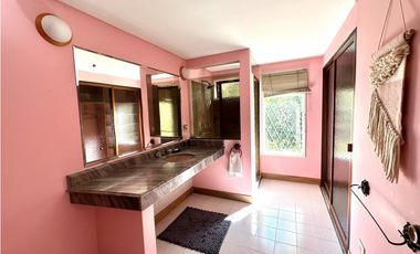 Exclusivo lote campestre en El Poblado con casa de patrimonio