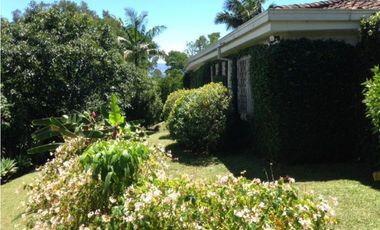 Exclusivo lote campestre en El Poblado con casa de patrimonio