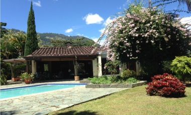 Exclusivo lote campestre en El Poblado con casa de patrimonio