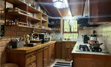 Casa campestre de dos niveles en San Antonio de Prado: