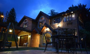 Casa campestre de dos niveles en San Antonio de Prado: