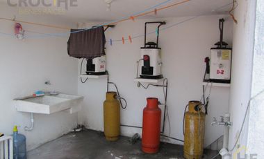 Edificio con departamentos y cuartos en venta Zona Av. Xalapa.