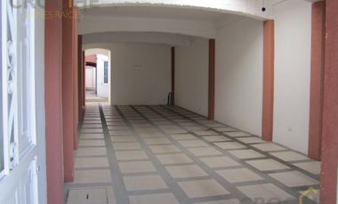 Edificio con departamentos y cuartos en venta Zona Av. Xalapa.