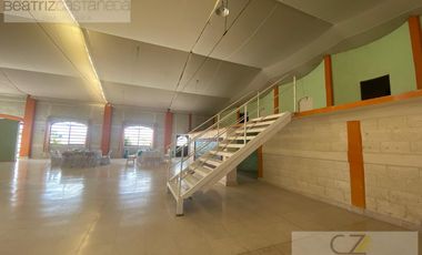 SALON DE FIESTAS CON TERRENO PARA 100 AUTOS, ACTOPAN, HGO.