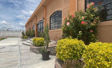SALON DE FIESTAS CON TERRENO PARA 100 AUTOS, ACTOPAN, HGO.