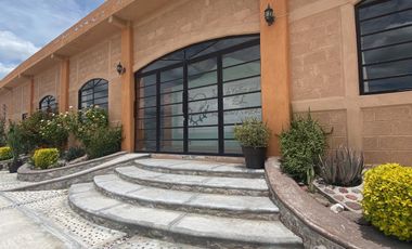 SALON DE FIESTAS CON TERRENO PARA 100 AUTOS, ACTOPAN, HGO.