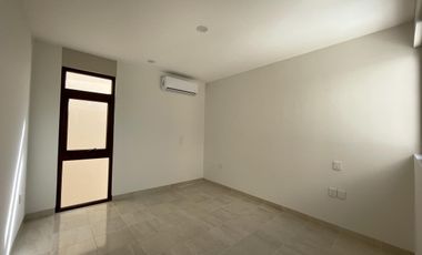 Penthouse en RENTA con roof garden privado con espectacular vista al rio del Estero, 3 recamaras