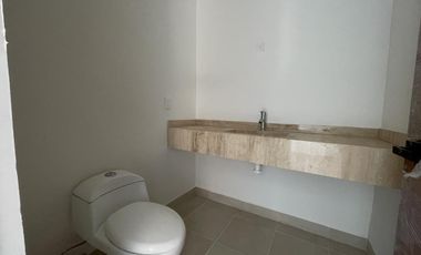 Penthouse en RENTA con roof garden privado con espectacular vista al rio del Estero, 3 recamaras