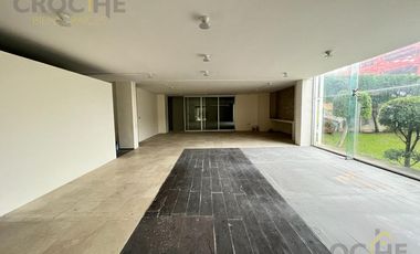 EDIFICIO EN RENTA EN AV. ARCO SUR COL. LA RESERVA TERRITORIAL.