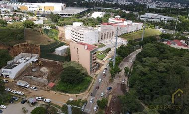 EDIFICIO EN RENTA EN AV. ARCO SUR COL. LA RESERVA TERRITORIAL.