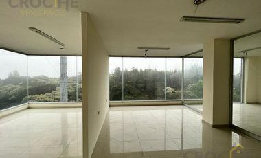 EDIFICIO EN RENTA EN AV. ARCO SUR COL. LA RESERVA TERRITORIAL.