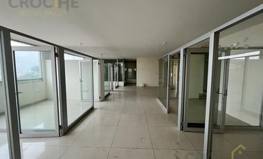 EDIFICIO EN RENTA EN AV. ARCO SUR COL. LA RESERVA TERRITORIAL.