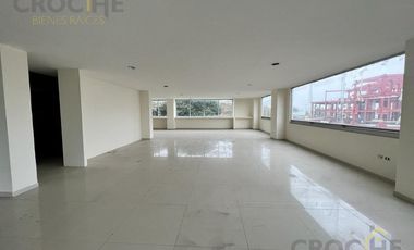 EDIFICIO EN RENTA EN AV. ARCO SUR COL. LA RESERVA TERRITORIAL.