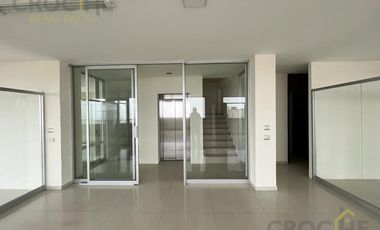 EDIFICIO EN RENTA EN AV. ARCO SUR COL. LA RESERVA TERRITORIAL.