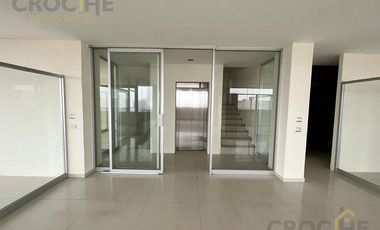 EDIFICIO EN RENTA EN AV. ARCO SUR COL. LA RESERVA TERRITORIAL.