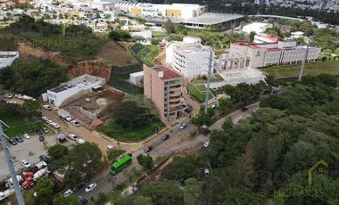 EDIFICIO EN RENTA EN AV. ARCO SUR COL. LA RESERVA TERRITORIAL.