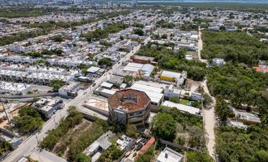 Renta Terreno de 1100 m2 Uso Mixto en Av Fonatur Cancún C3193