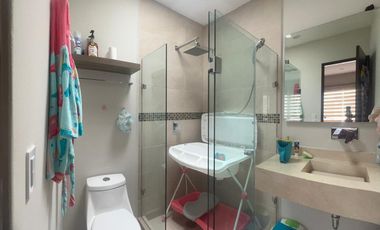 Venta de Casa Fracc. Pedregal del Bosque, Calimaya  URGE  POR CAMBIO DE RESIDENCIA BAJA DE PRECIO