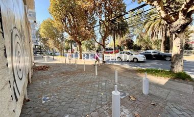 Uno Norte. Viña del Mar. Gran Local comercial, 550 m2.