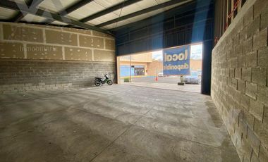 SE RENTA LOCAL COMERCIAL EN AV. TECNOLOGICO PLAZA AZCAMIL