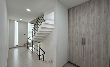 Casa Moderna En Venta y Renta Amueblada En Fraccionamiento Zona Cholula