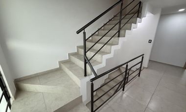 Casa Moderna En Venta y Renta Amueblada En Fraccionamiento Zona Cholula