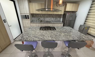 Casa Moderna En Venta y Renta Amueblada En Fraccionamiento Zona Cholula